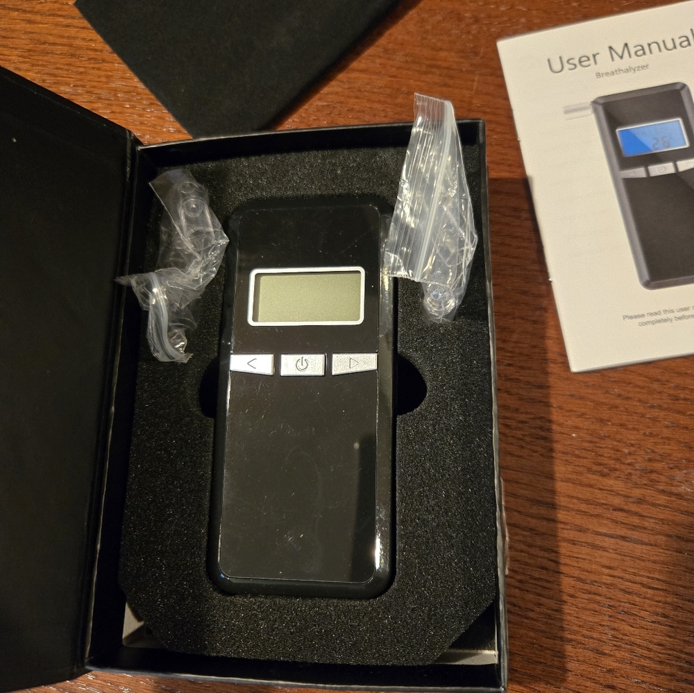 Digital Breathalyzer - Picture 2 of 7